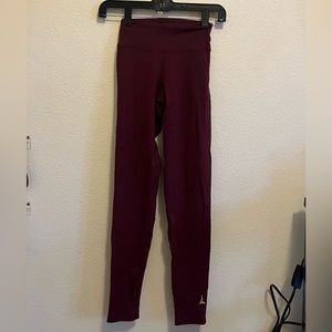 Dark Maroon leggings - size : Medium on tag - fits very small